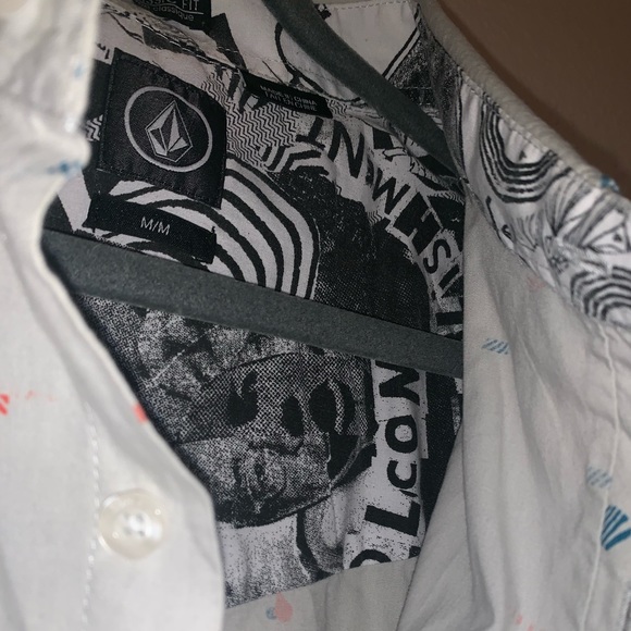Volcom button up. - Picture 4 of 5